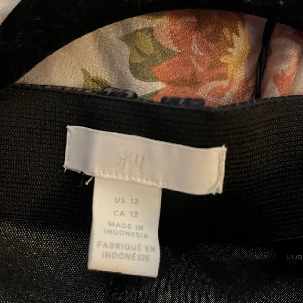 Dress pants - Picture 2 of 2